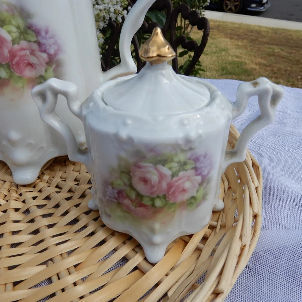 Vintage Floral Rose Footed Tea Set - Picture 3 of 5